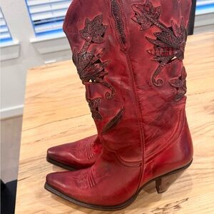 Chic Burgundy Heeled Boots 9.5